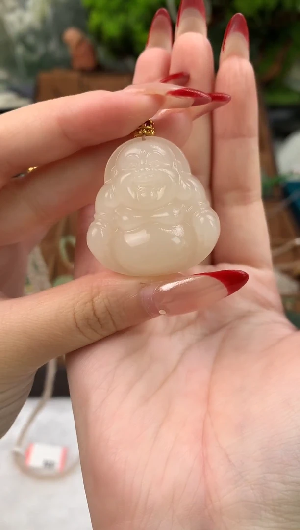 颈饰未镶嵌和田玉吊坠