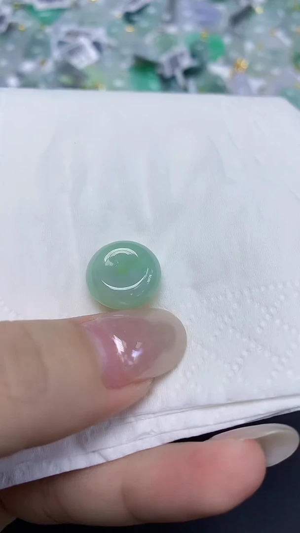 翡翠未镶嵌颈饰天然缅甸翡翠A货