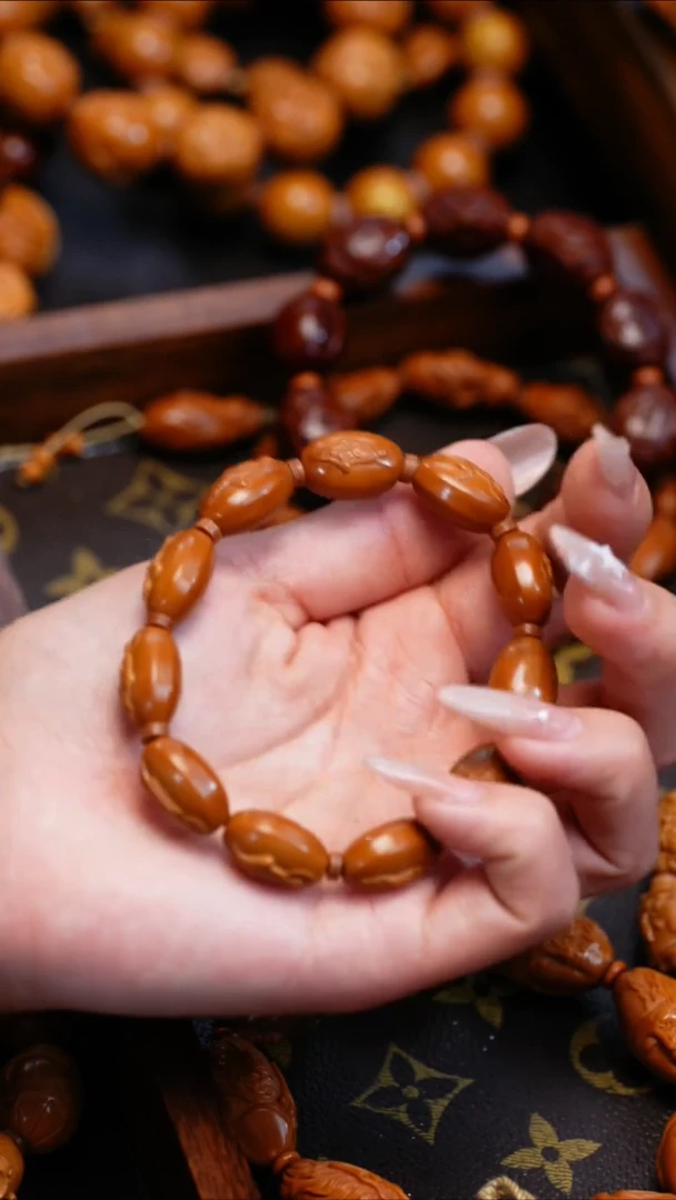 【闪购商品】橄榄核吊坠苏工橄榄核