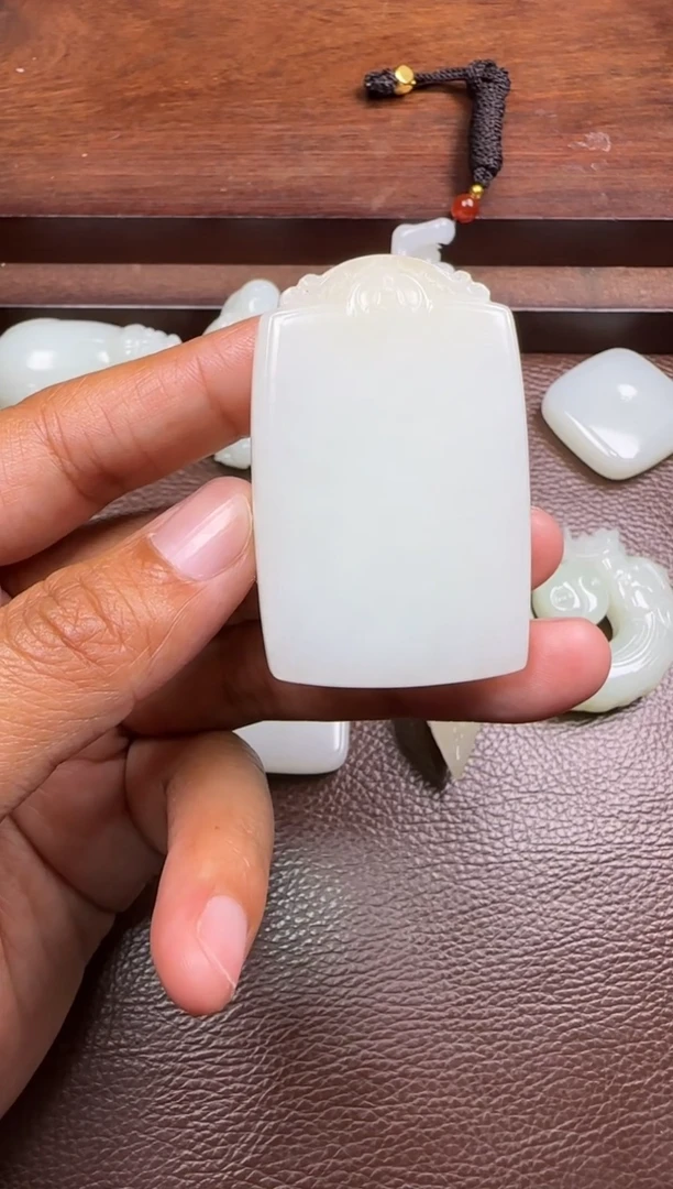 未镶嵌和田玉挂件和田玉俄料挂件