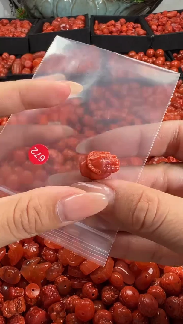 颈饰未镶嵌南红玛瑙1