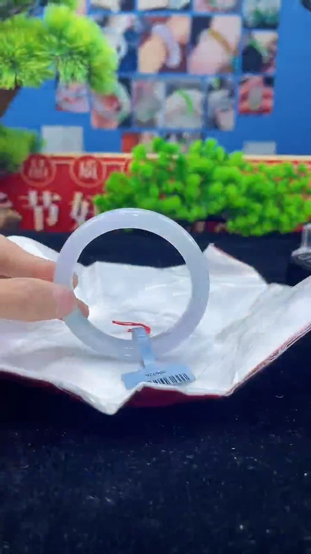 【闪购商品】翡翠手镯未镶嵌手镯12