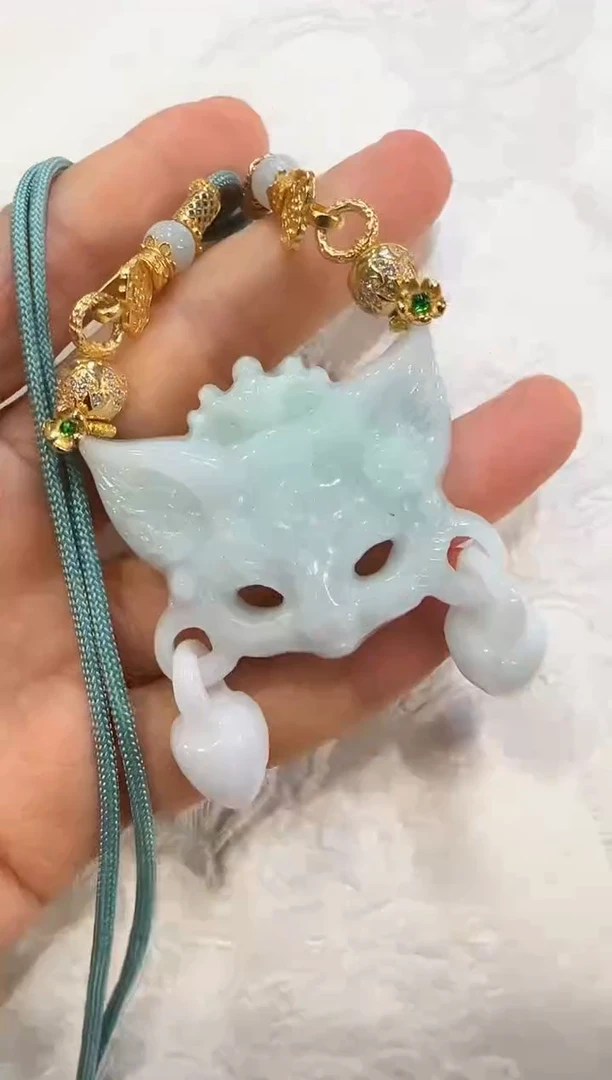 翡翠未镶嵌颈饰国风