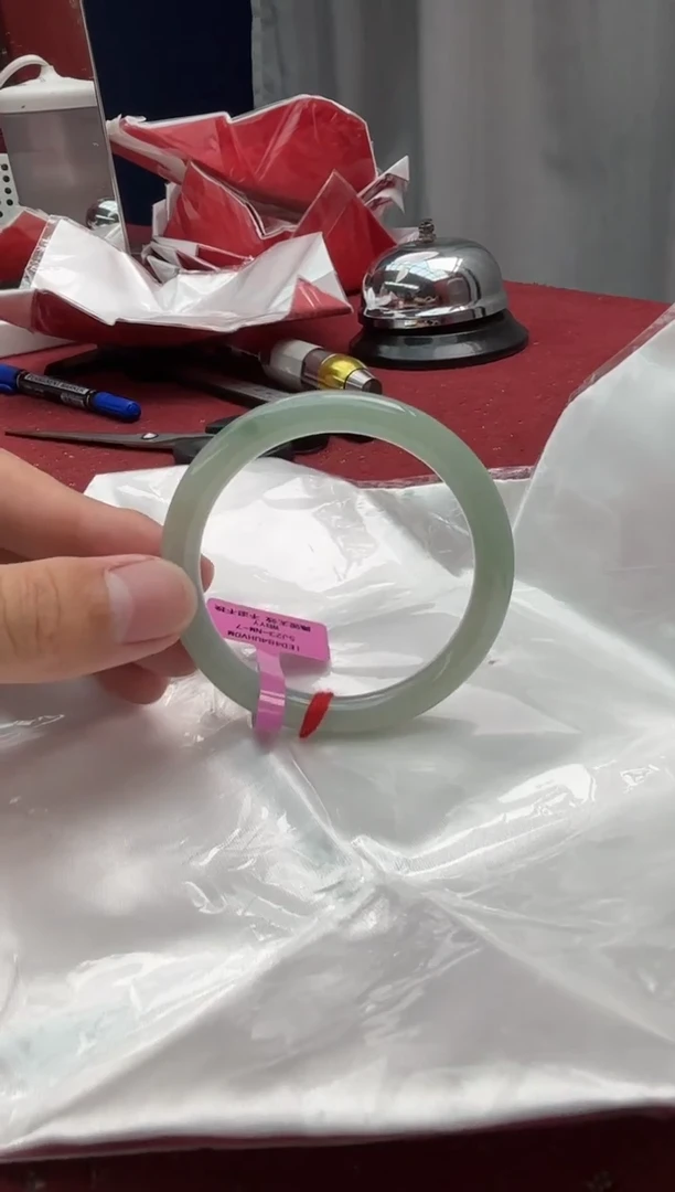 未镶嵌手镯（圆镯）翡翠翡翠手镯8