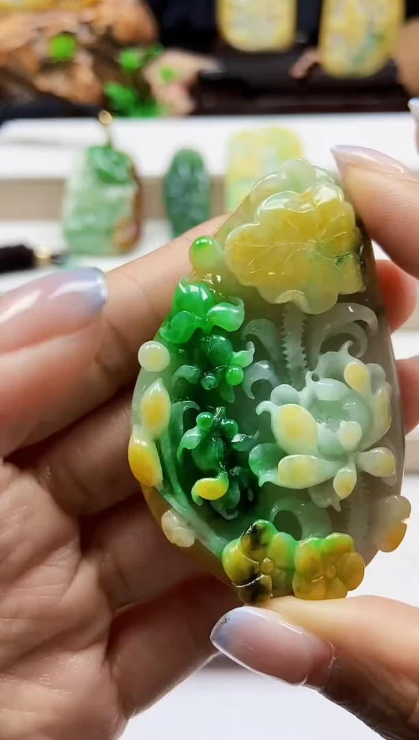 颈饰未镶嵌翡翠翡翠A货