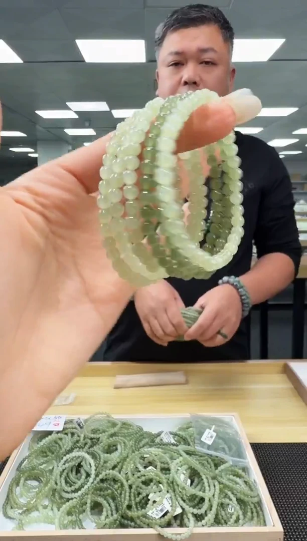 未镶嵌手链和田玉晴水手串