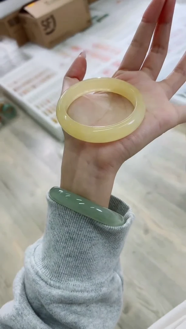 未镶嵌手镯石英质玉64-56HU