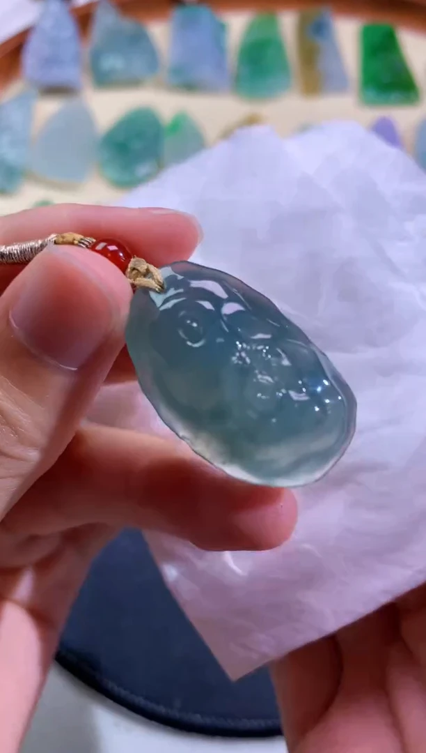 颈饰未镶嵌翡翠