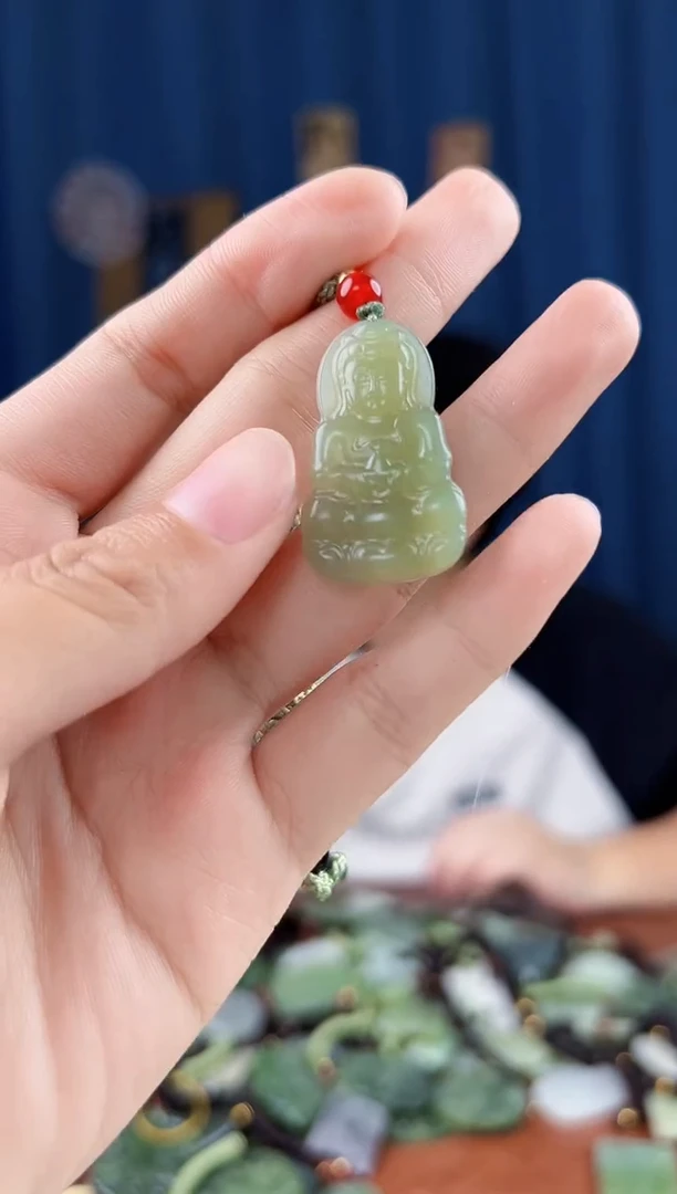 未镶嵌和田玉挂件拍一发一，