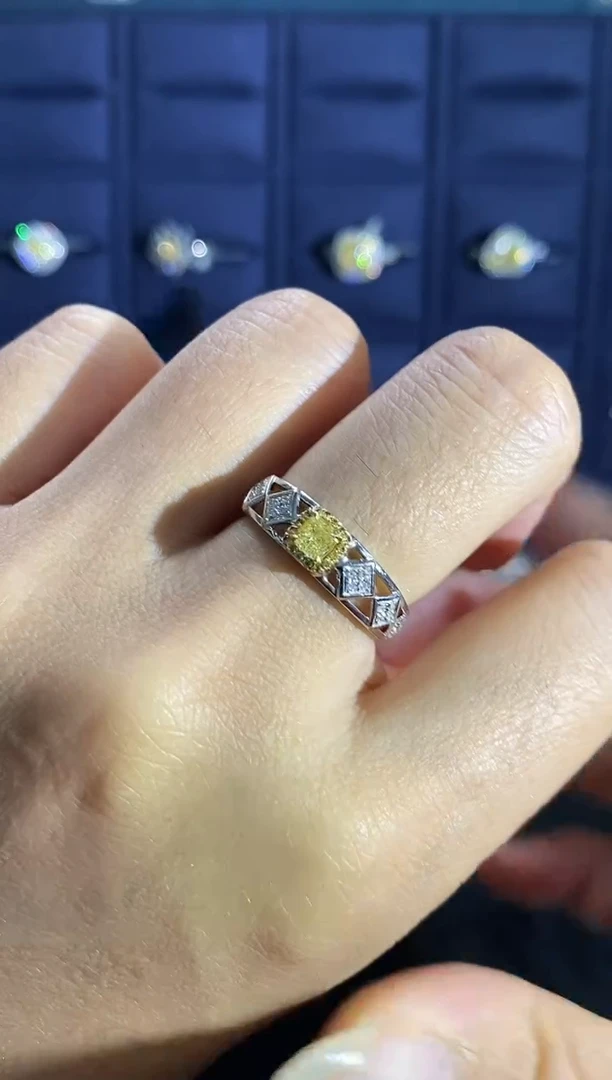 戒指18K金镶嵌钻石321