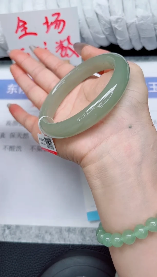 未镶嵌手镯石英质玉108-64