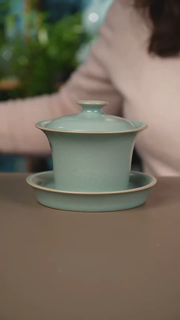 仿古天青马蹄盖碗微暇