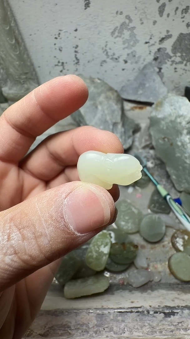 吊坠(赠链)未镶嵌和田玉兔