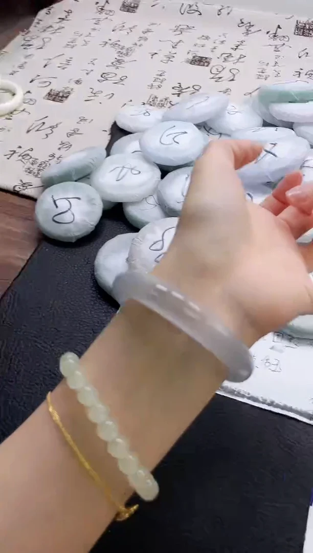 未镶嵌手镯石英质玉303-56