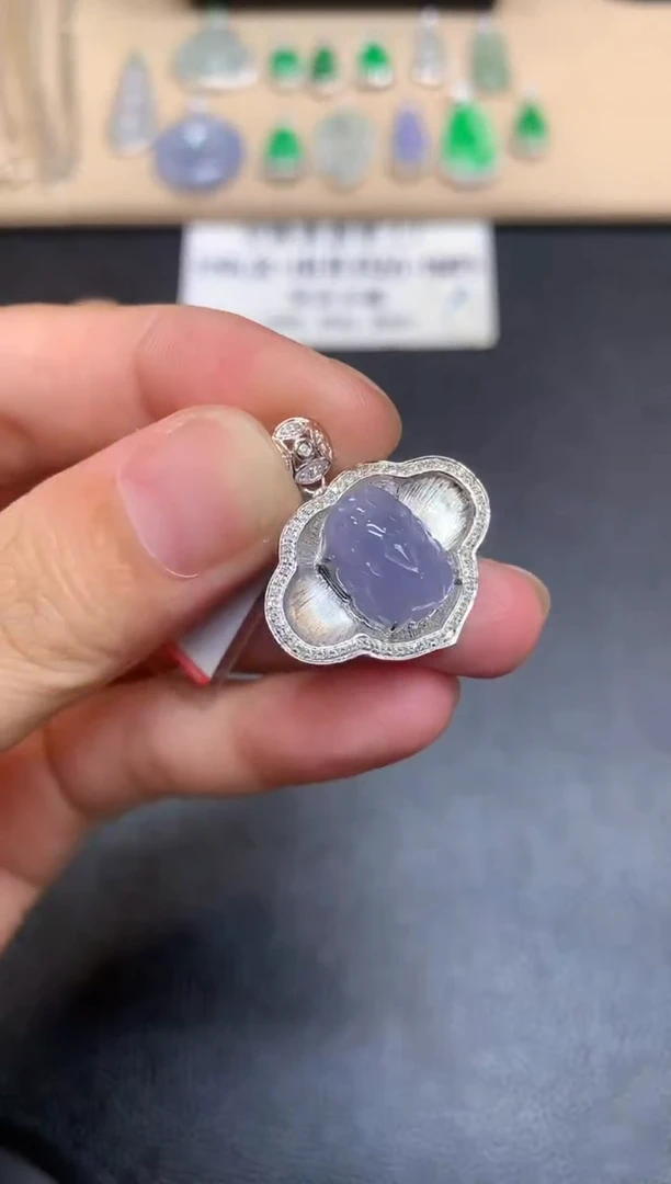 翡翠18K金镶嵌颈饰貔貅【无服务费