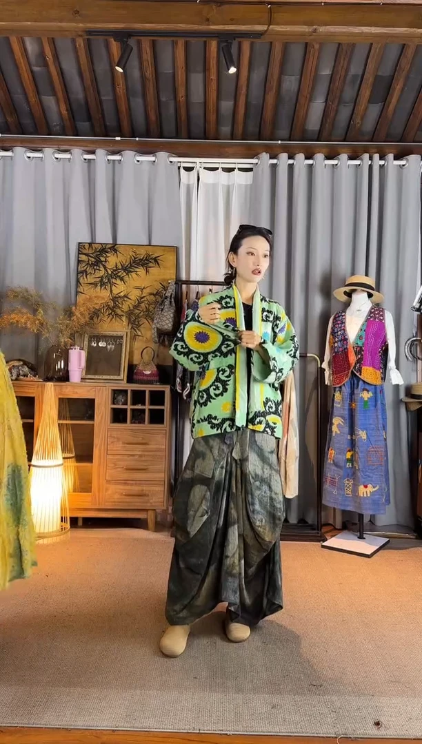 设计师款绿色刺子绣外套