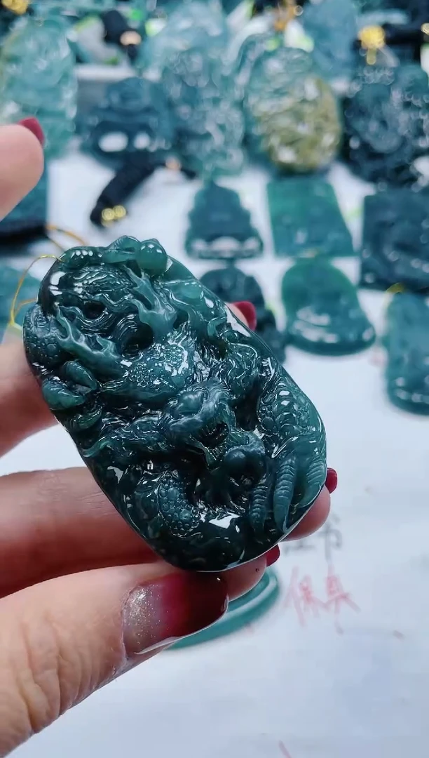 【闪购商品】翡翠颈饰未镶嵌