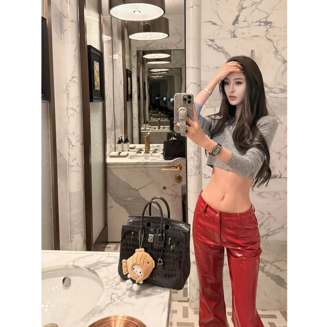 2025早秋新款高级感气质字母短款针织上衣+小众时尚皮裤两件套女