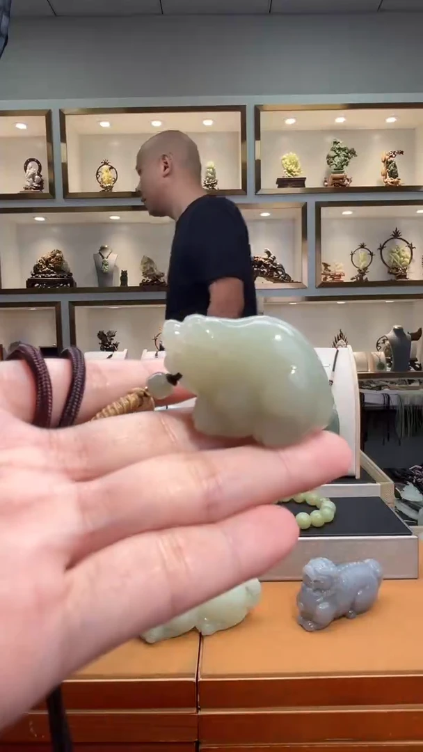 颈饰未镶嵌和田玉苏