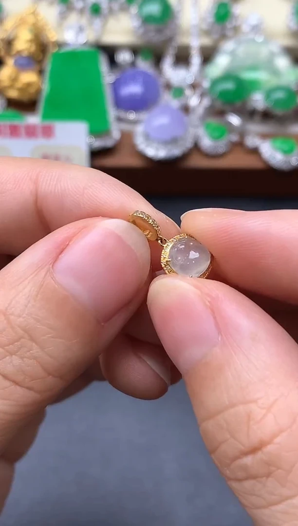 颈饰18K金镶嵌翡翠88中国好珍宝