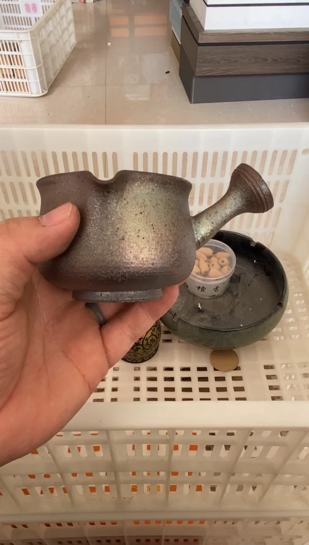 无运费险有瑕疵的摄影的产品有使用过的痕迹有点脏介意勿拍