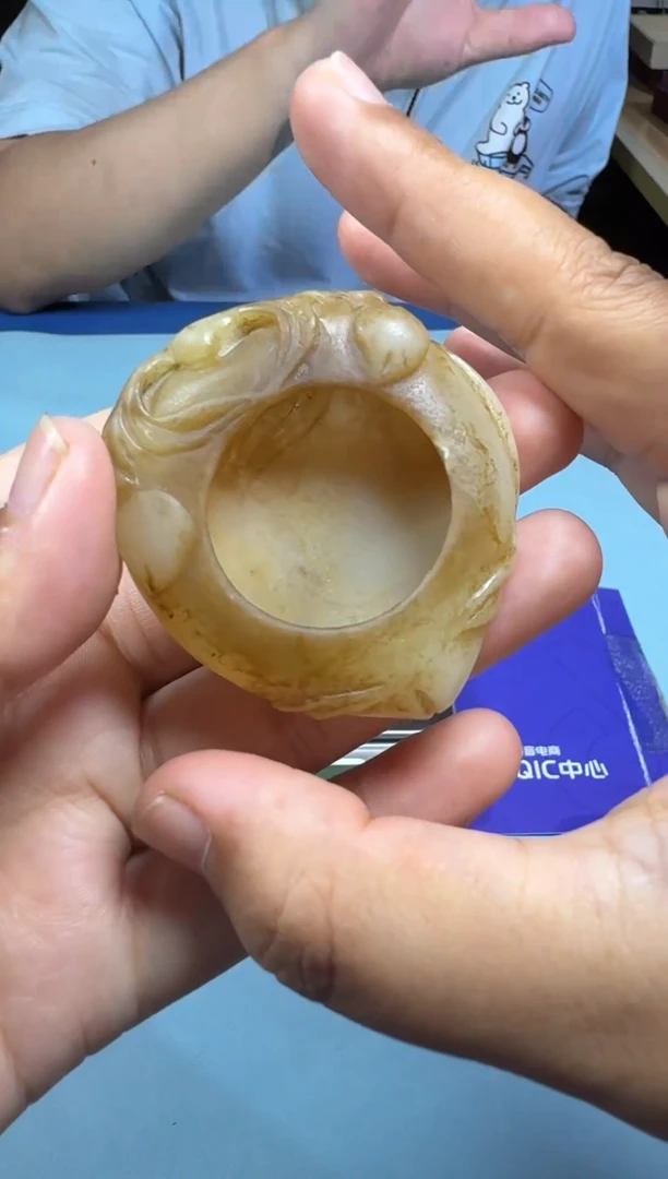 和田玉未镶嵌颈饰1