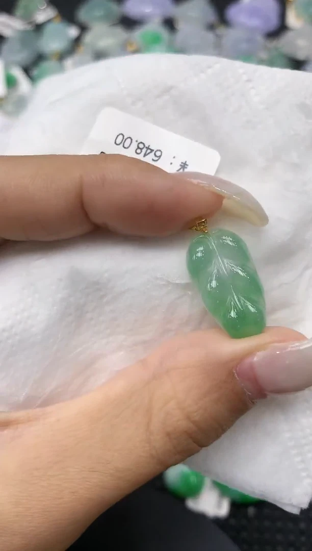 颈饰18K金镶嵌翡翠11111111111