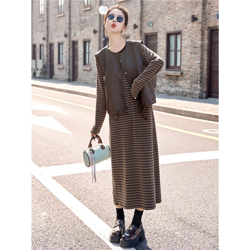 慵懒风文艺复古气质套装女秋季新款皮衣马甲条纹连衣裙叠穿两件套