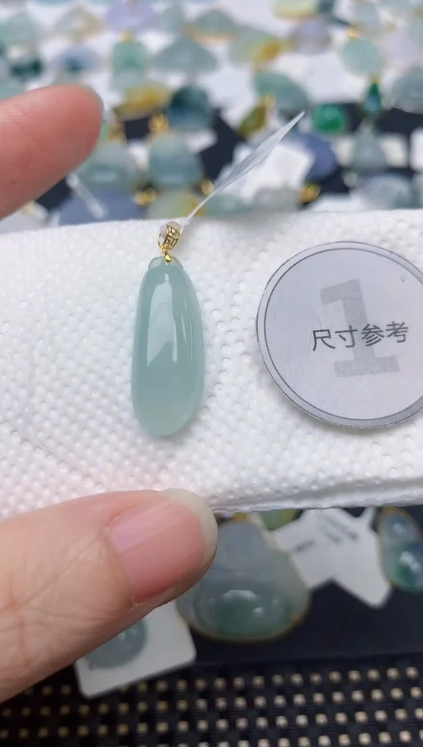 颈饰18K金镶嵌翡翠天然缅甸A货翡翠