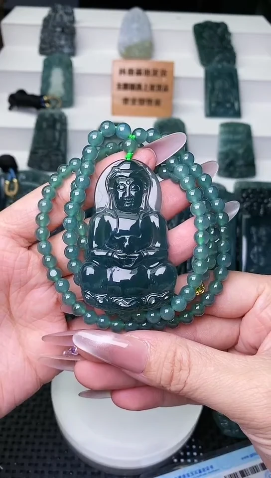 颈饰未镶嵌翡翠