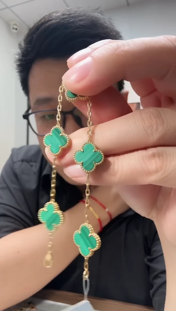 18K金镶嵌孔雀石手链绿色k黄，五花手链