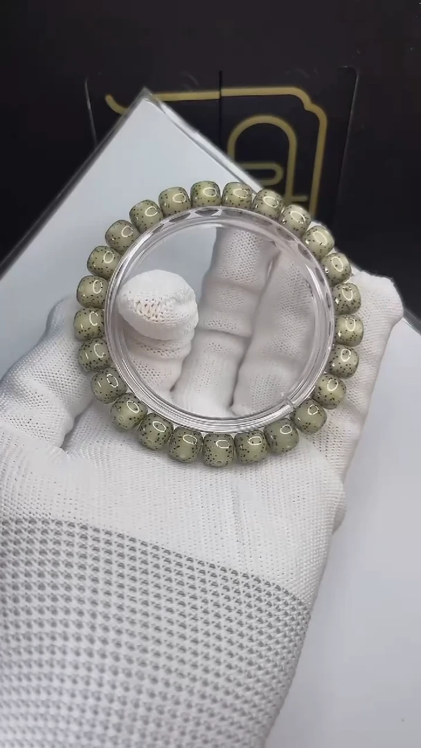 手串星月菩提小驼包9x8.c350