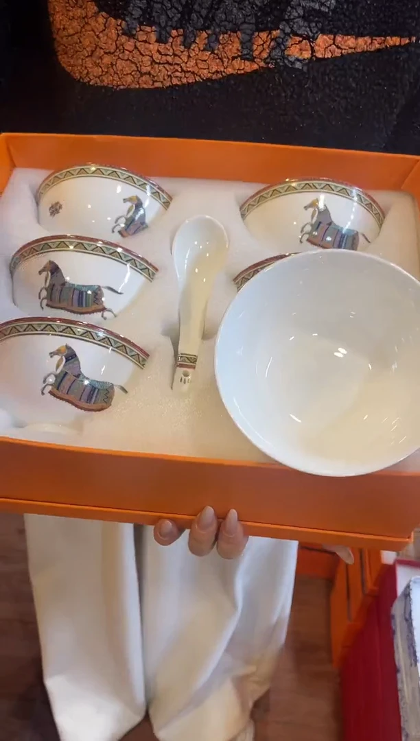 杯鸿辉家品牌瓷器，京东包邮！