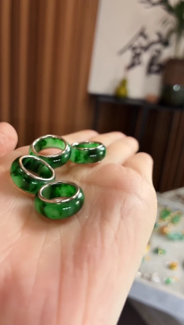 吊坠(不含链)18K金镶嵌翡翠吊坠 多样性发货 发其一