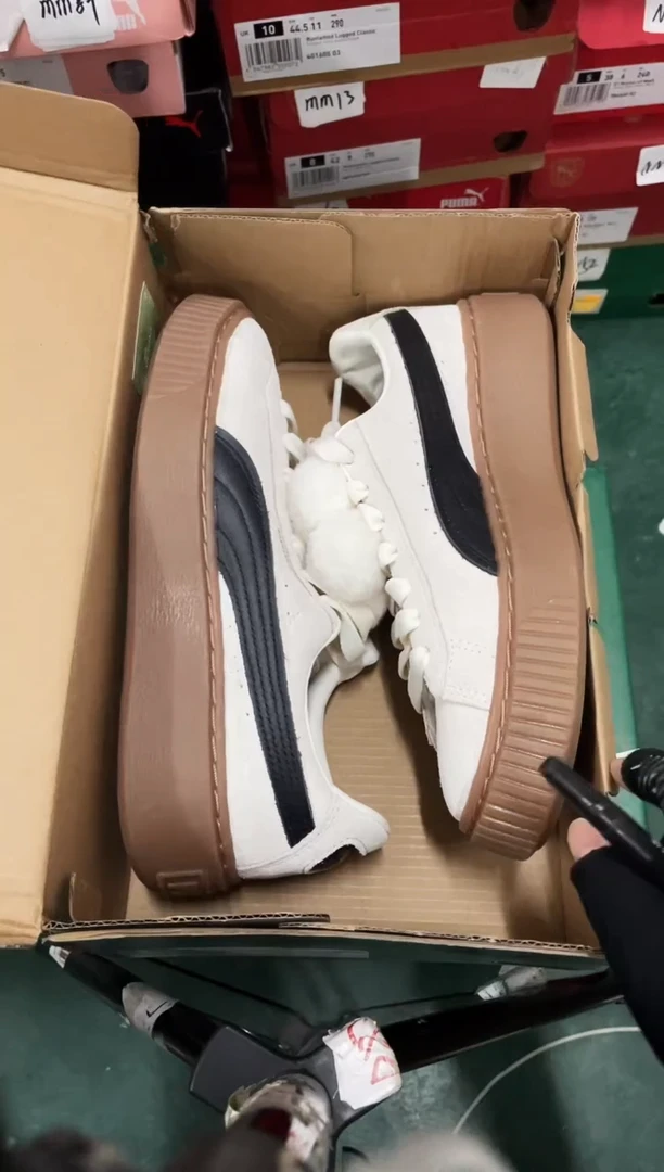 彪马时尚休闲运动鞋38M  PP19