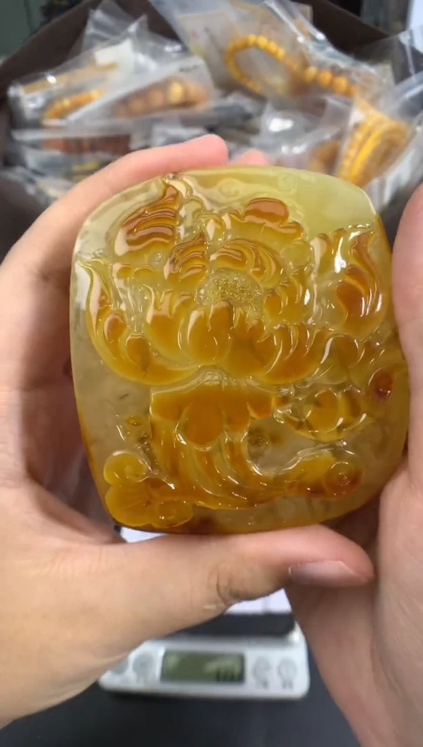 琥珀未镶嵌珠宝奇石1