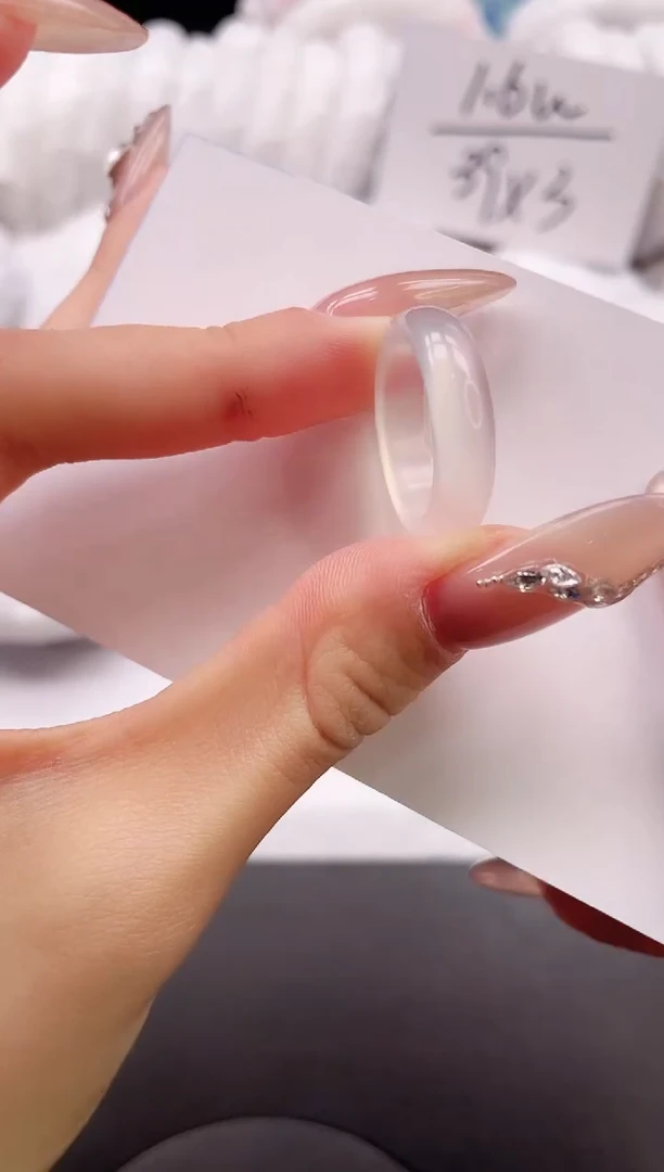 【闪购商品】石英质玉手镯未镶嵌素圈戒指白