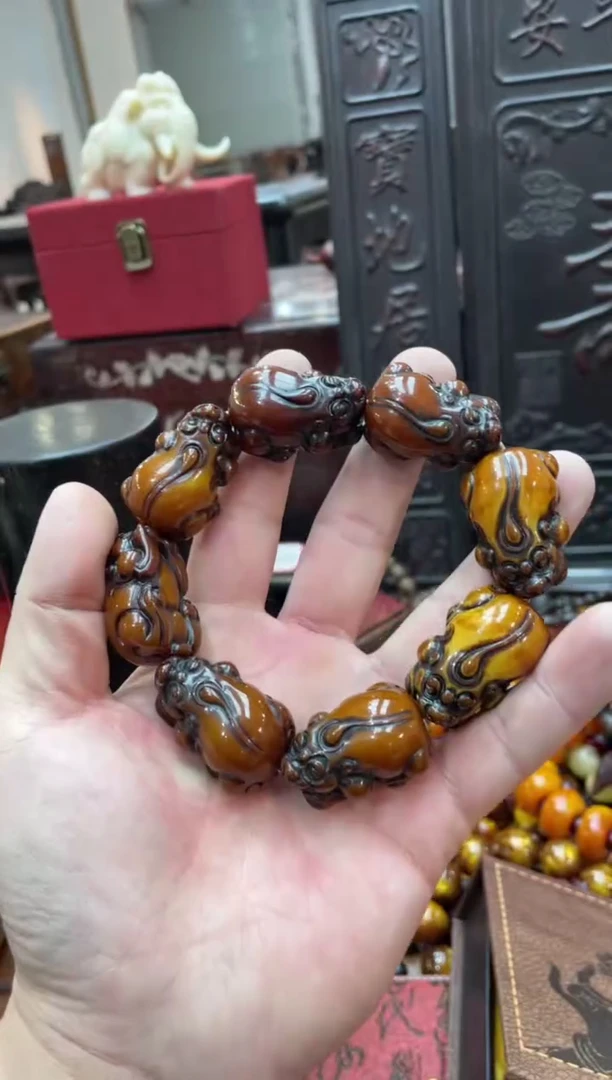 【闪购商品】蜜蜡手串未镶嵌蜜蜡貔貅造型手串单圈带礼盒
