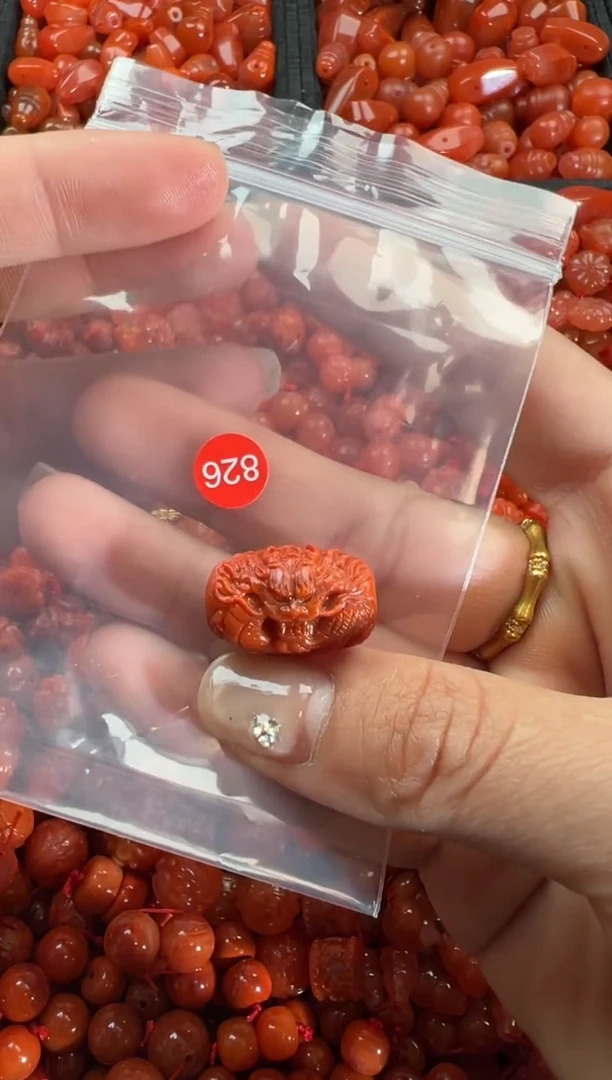 【闪购商品】南红玛瑙颈饰未镶嵌1