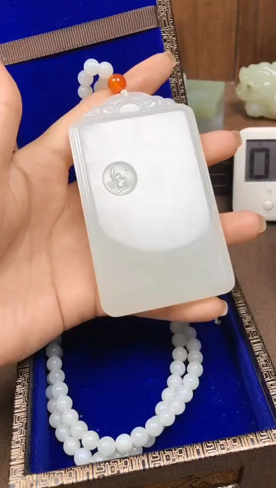 颈饰未镶嵌和田玉斗*士斗牛士