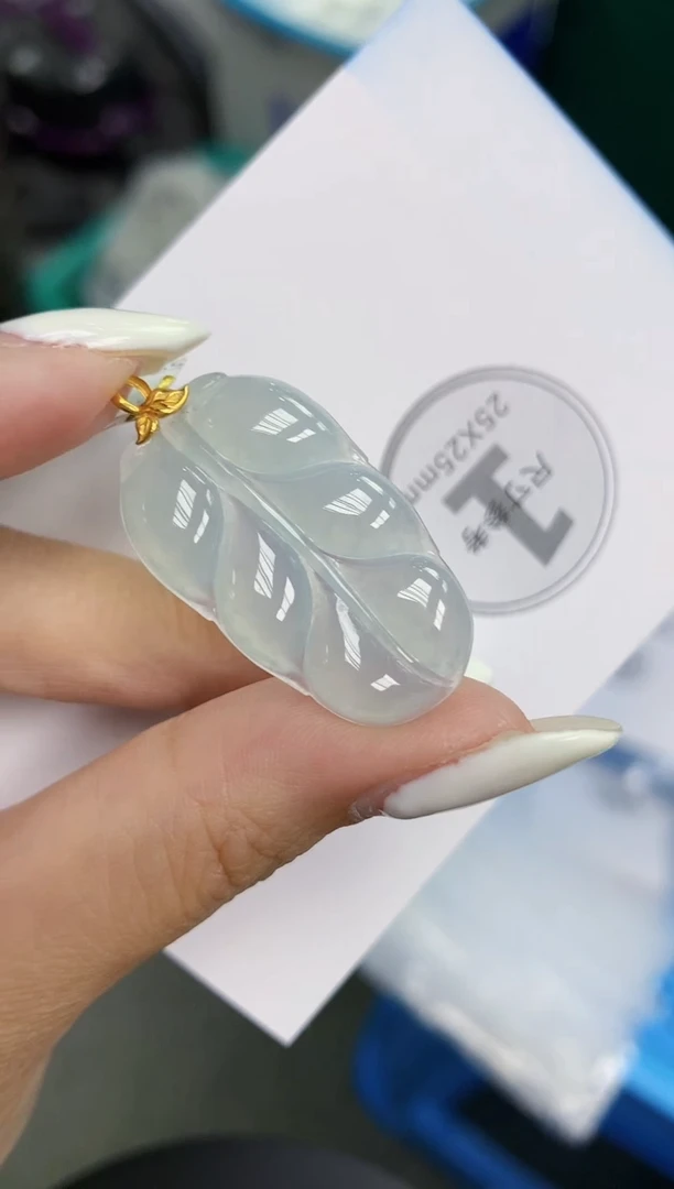 颈饰18K金镶嵌翡翠11111111111