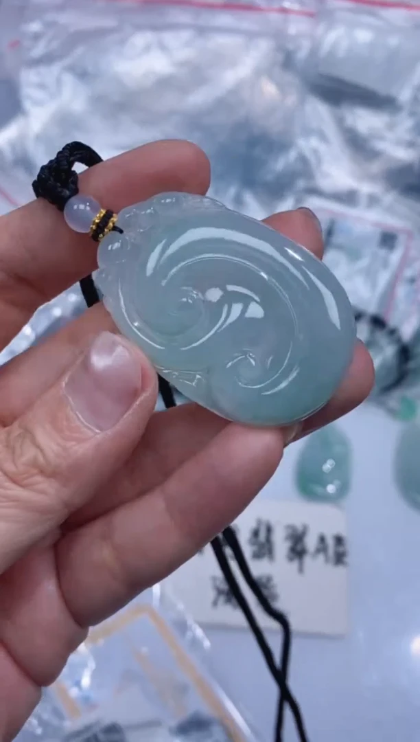 颈饰未镶嵌翡翠吊坠