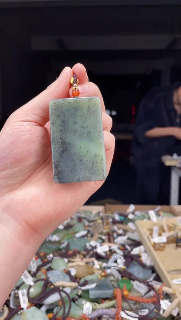 颈饰未镶嵌和田玉1