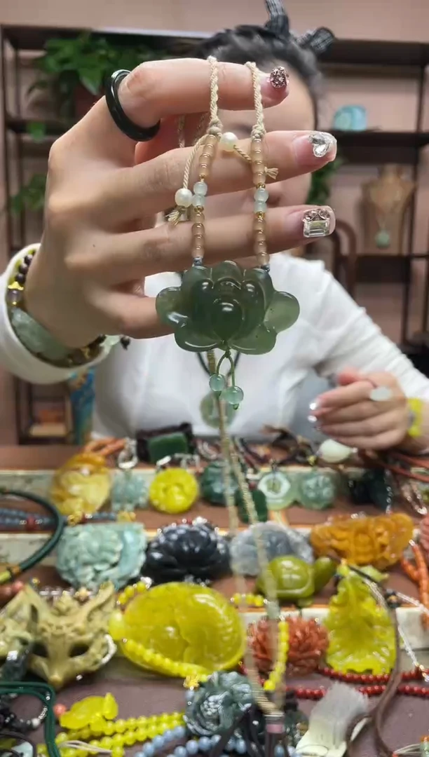 未镶嵌岫玉吊坠·1