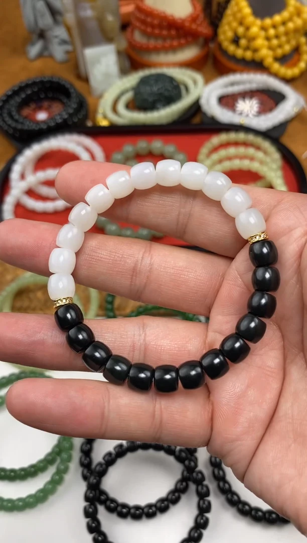 颈饰未镶嵌和田玉手串