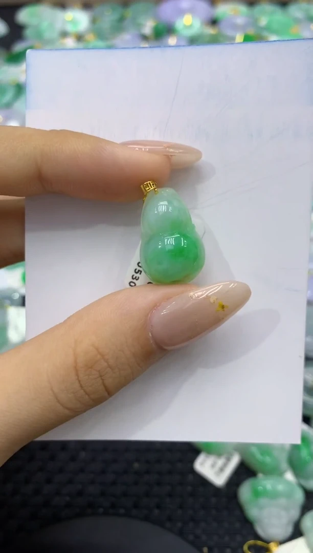颈饰18K金镶嵌翡翠天然缅甸翡翠A货
