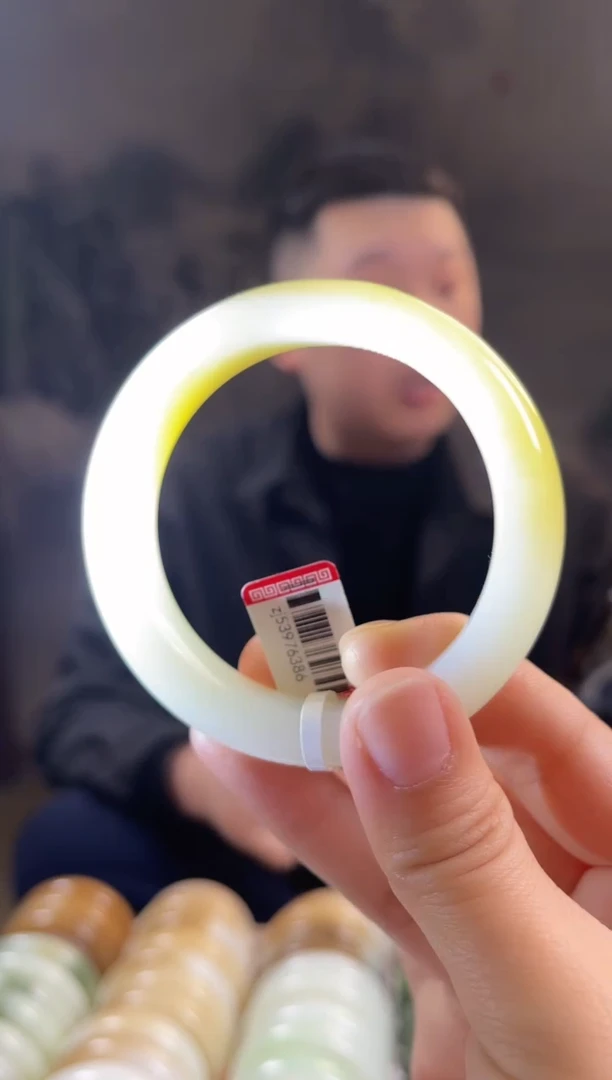 未镶嵌手镯和田玉54+圈口6386