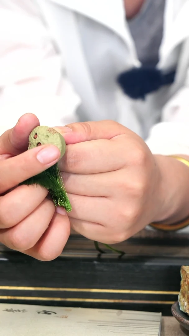 紫砂摆件宜兴紫砂19《豆青莲子》挂件