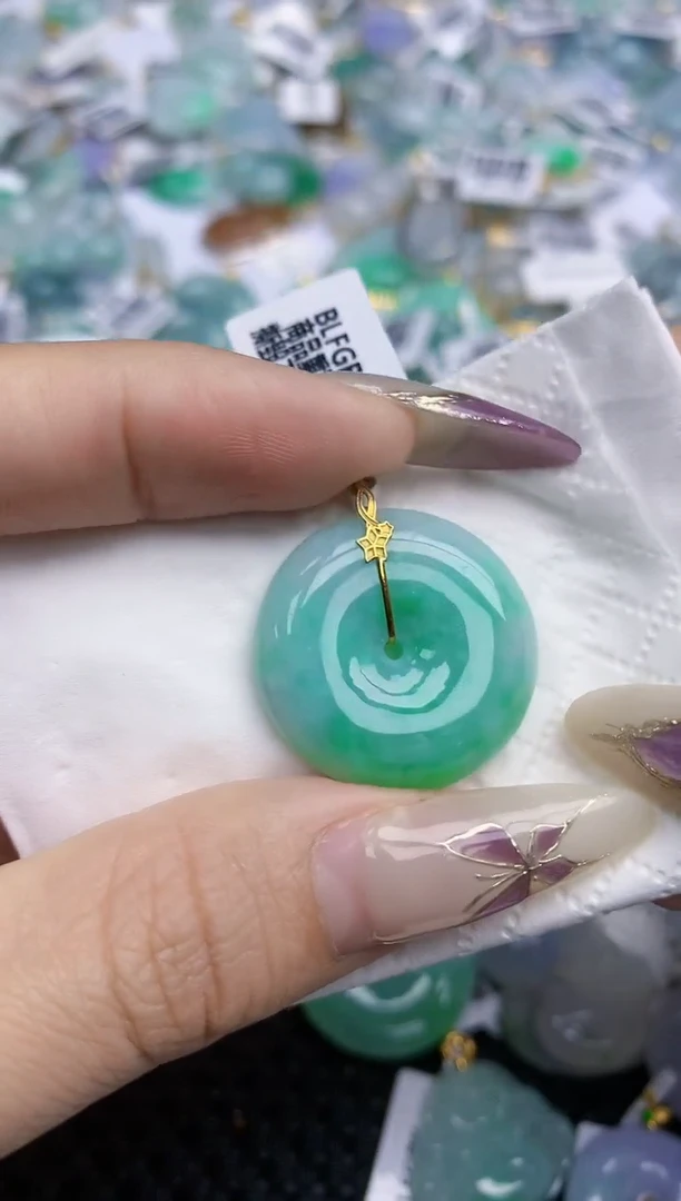 翡翠挂件18K金镶嵌122    天然翡翠A货