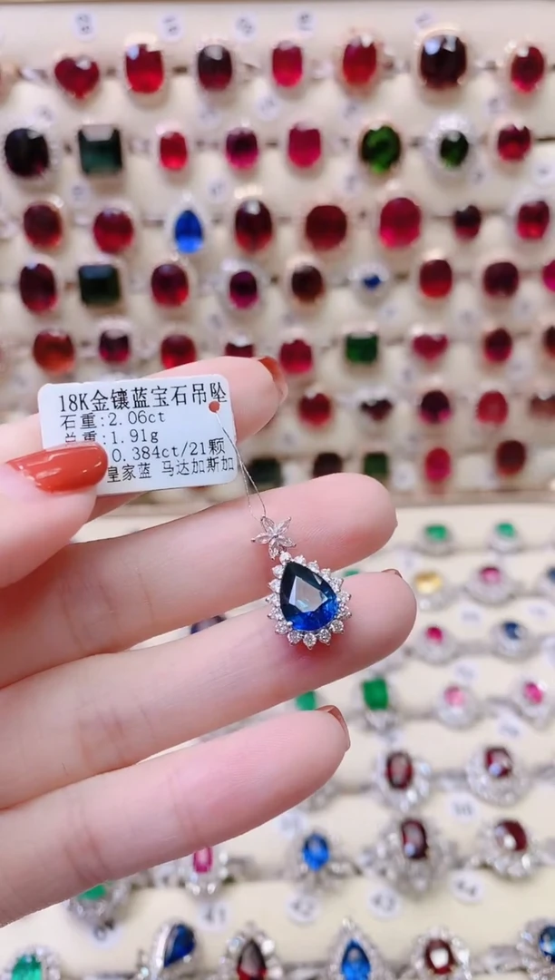 吊坠蓝宝石18K金镶嵌闲***筋1